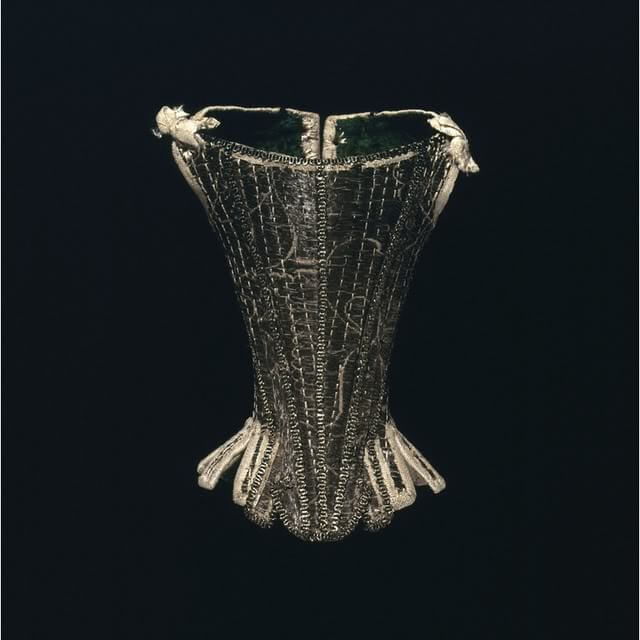 Vintage corset via Wilhelmina Marquart