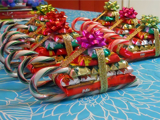 Make a sleigh out of their favorite candy with inspiration from Postris.